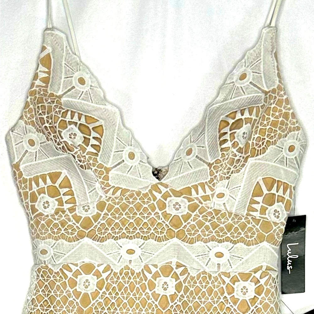 Lulu’s Sway NWT Away Dress White Crocheted Lace Adjustable Straps Engagement SzS - Picture 9 of 9
